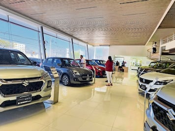Venta de autos nuevos "mete el acelerador" y crece 15% en abril