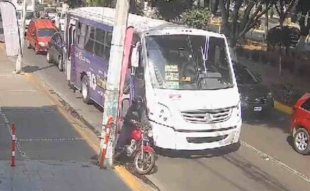 VIDEO: Arrollan a motociclista después de caerse de su vehículo en la CDMX