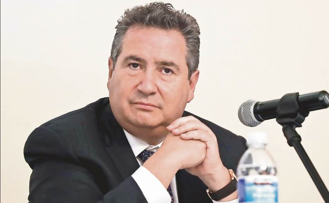 El periodista Leonardo Curzio será quien ocupe el espacio informativo que dejará el programa Contraportada Foto: Archivo / EL UNIVERSAL