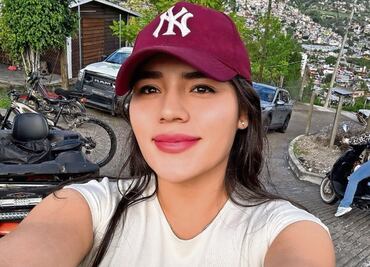 Regidora morenista regala impresora a escuela sin luz