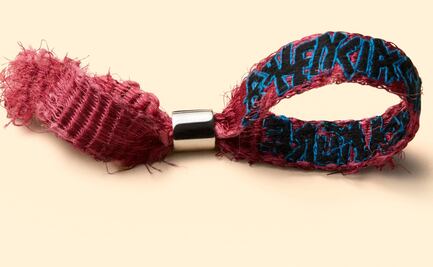 Esto cuesta la "pulsera desgastada" de Balenciaga