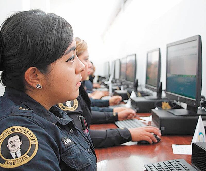 El plan de estudios está diseñado para que los uniformados avancen a su propio ritmo, explicó la jefa de Gobierno, Claudia Sheinbaum. ESPECIAL