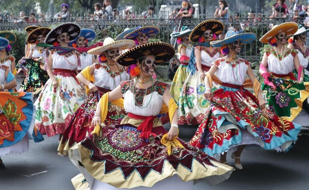 Por tercer año consecutivo se realizó el Desfile de Día de Muertos en la Ciudad de México. Foto: Luis Cortés. EL UNIVERSAL