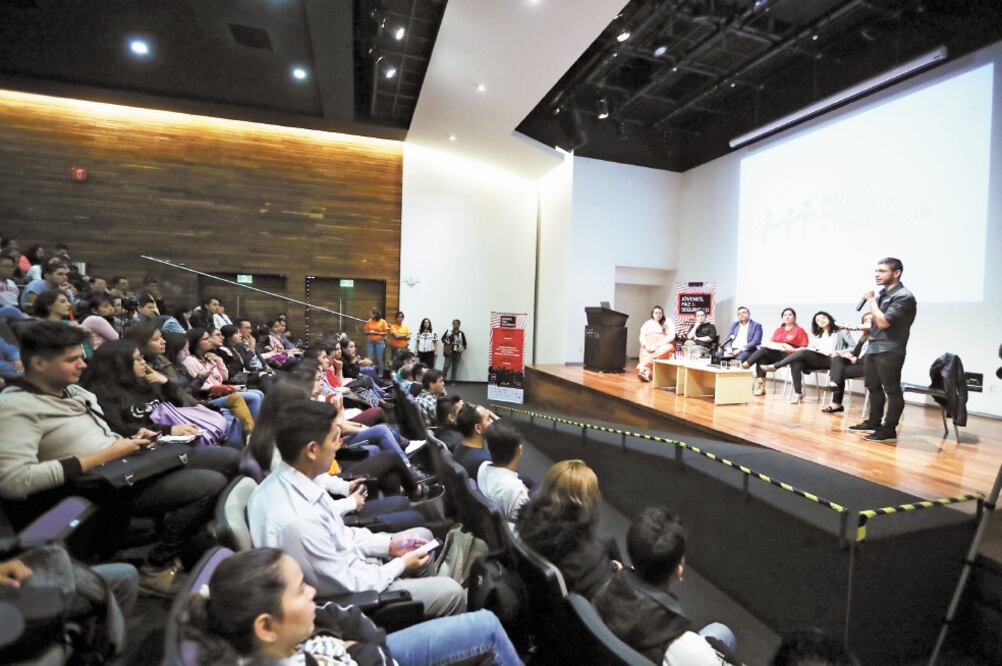 Foro contra la violencia. Red Soy Joven organizó el taller Jóvenes, Paz y Seguridad, con la participación de 32 colectivos e instituciones nacionales (GERMÁN ESPINOSA. EL UNIVERSAL)