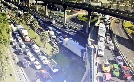 Camioneros bloquean autopista México-Querétaro 