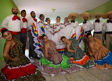 Ballet folclórico de Jalisco promueve la diversidad sexual