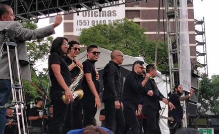 Los Estrambóticos ponen a brincar a la Glorieta de Insurgentes