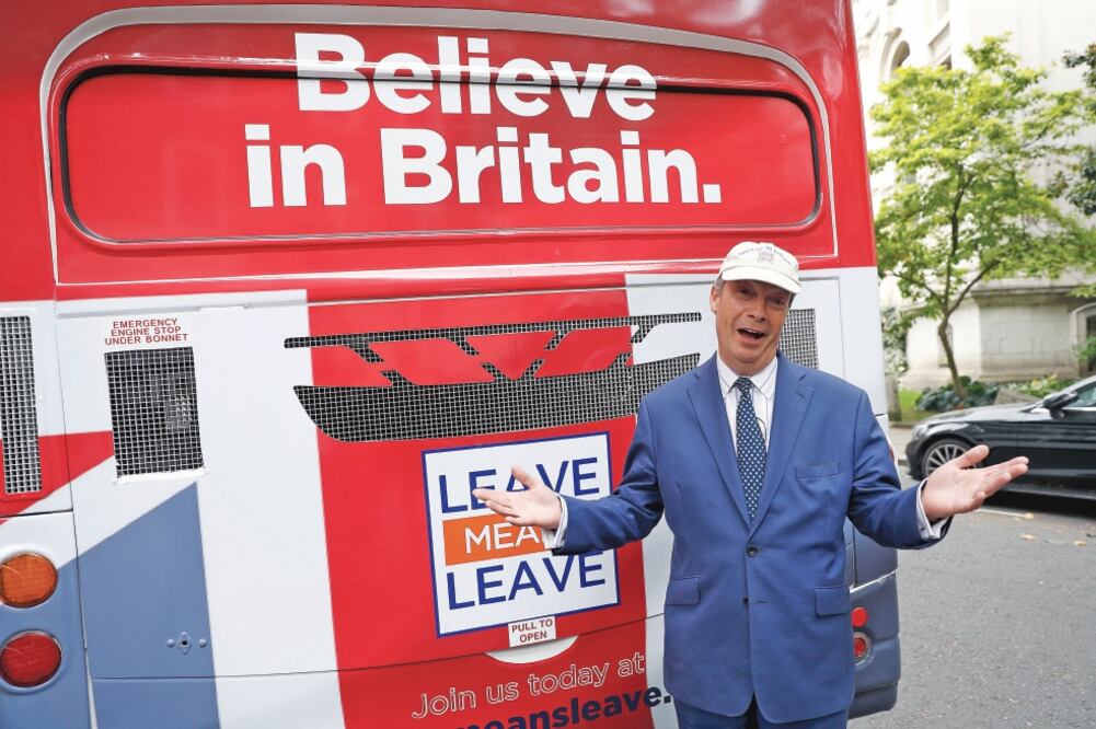 El antiguo líder del eurófobo Partido por la Independencia de Reino Unido (UKIP) Nigel Farage, pidió ayer rechazar los términos actuales del Brexit. Foto: PETER NICHOLLS. REUTERS