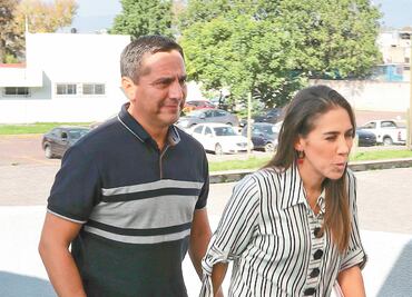 “No tengo millones para irme a Canadá”, se defiende Rosario Robles