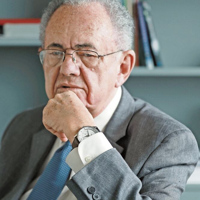 Don Javier y la corrupción en el aeropuerto