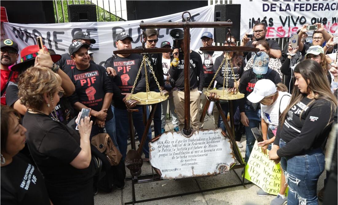 Memorial del Poder Judicial afuera del Senado de la República. Fotos: Carlos Mejía/EL UNIVERSAL