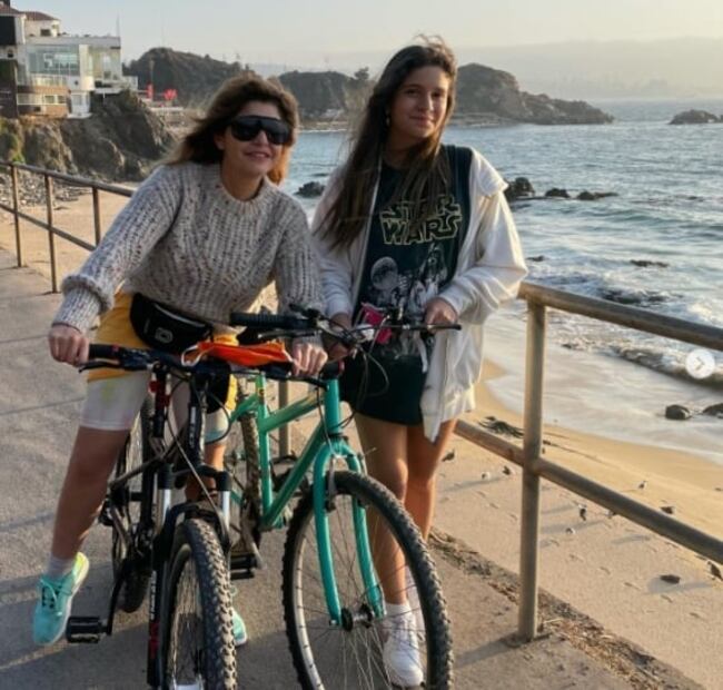 ¿Cirugía estética como regalo de 15 años? Famosas responden a sus hijas 