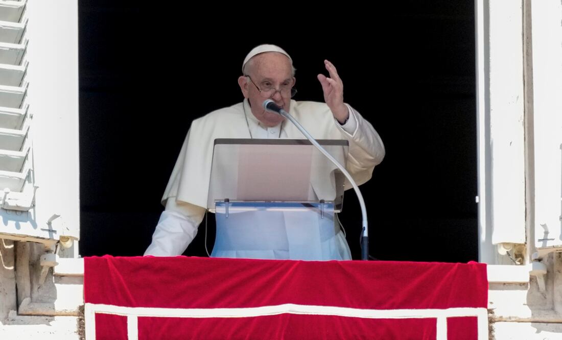 El papa Francisco expreso su solidaridad con las personas afectadas por las inundaciones y dijo "Que el Señor acoja a los difuntos, consuele a las familias y a quienes han tenido que abandonar sus hogares". Foto: AP