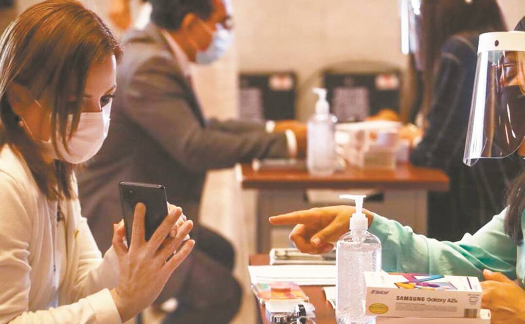 La Cámara de Diputados hizo entrega, desde el pasado 31 de agosto, de teléfonos celulares a legisladores de todas las bancadas, con la finalidad de evitar contagios en San Lázaro. Foto: ARCHIVO EL UNIVERSAL