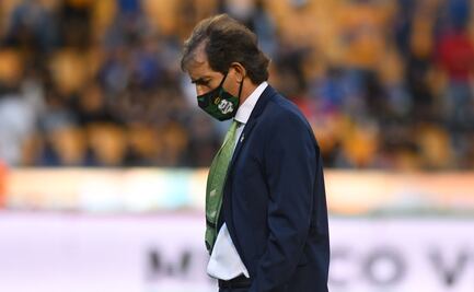 Santos despide a Guillermo Almada tras la eliminación ante Tigres 