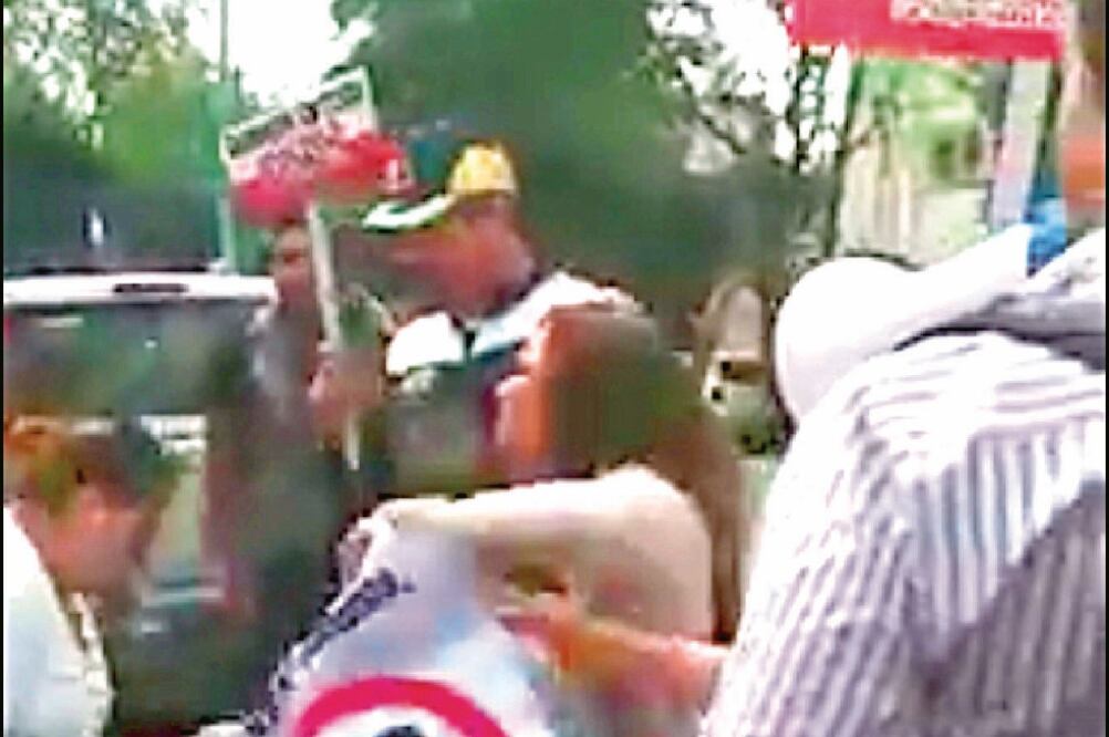 Integrantes de Morena acusan que simpatizantes del PRD los agredieron este sábado al llevar a cabo un foro acerca de la reforma política (ARCHIVO EL UNIVERSAL)