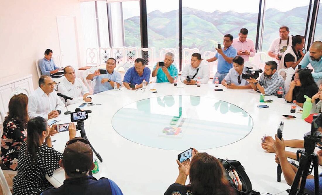 En la Casa Guerrero, el gobernador Héctor Astudillo destacó que el Tratado de Libre Comercio ha dejado importantes ganancias y empleos a México y EU.