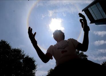 FOTOS: Un gran halo solar sorprende a habitantes de la CDMX