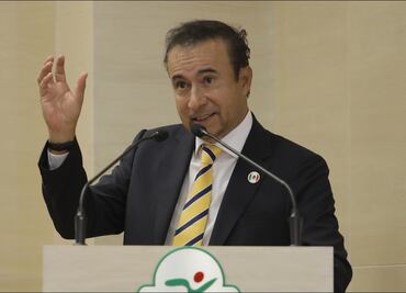 Presidente de la FMT lo destituyen; al día siguiente lo reeligen