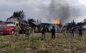Incendio de tractor pone al descubierto almacén clandestino de hidrocarburo en Guanajuato; aseguran cisternas y tractocamión