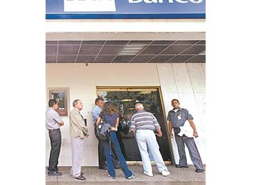 Morosidad de la banca ante desempleo crecería al doble al cerrar 2020, estiman