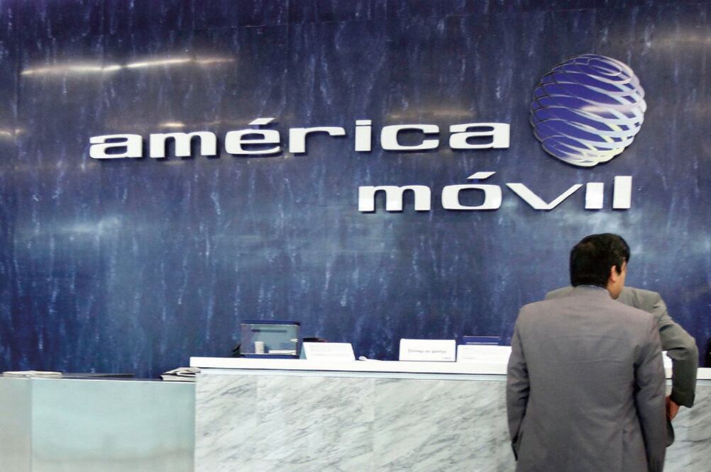 Las reglas para replicar ofertas buscan que los operadores compitan efectivamente con la oferta minorista de América Móvil (ARCHIVO EL UNIVERSAL)