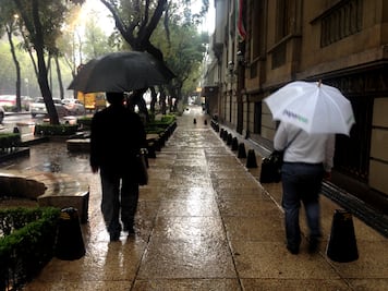 Activan alerta amarilla por lluvia en 13 delegaciones de CDMX