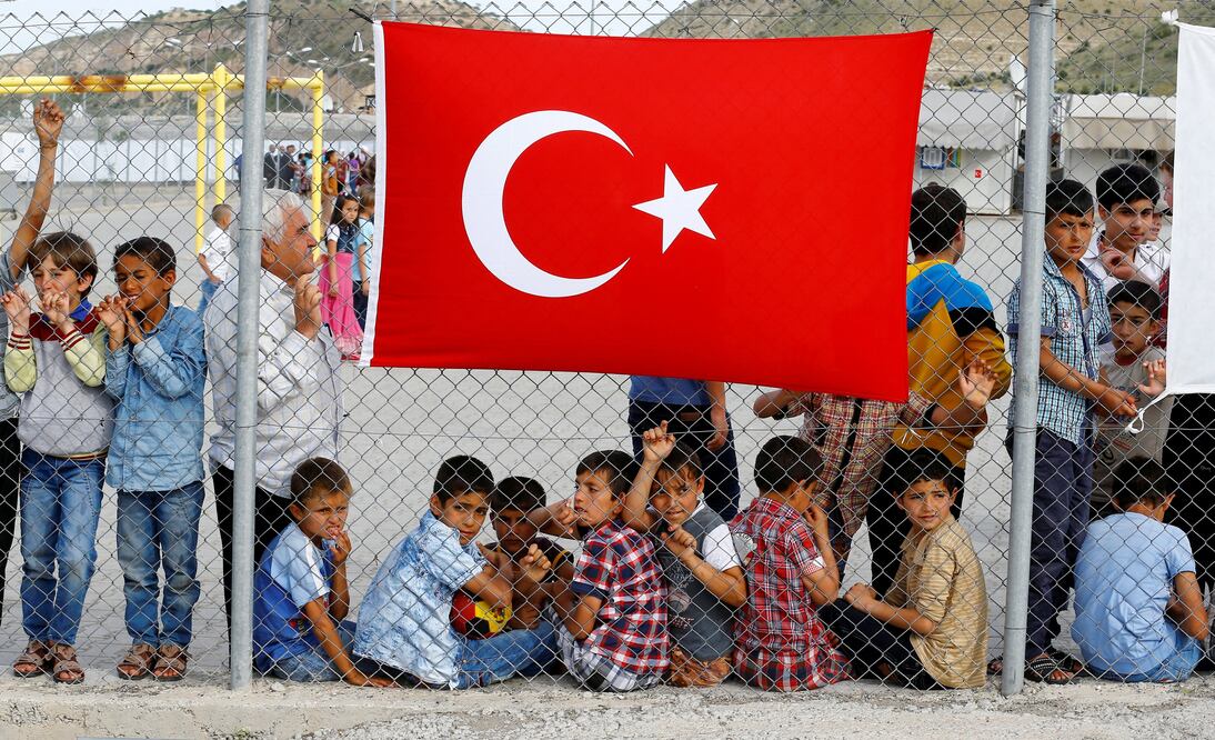 Refugiados cerca del campo Gaziantep en Turqía. (FOTO: Reuters)
