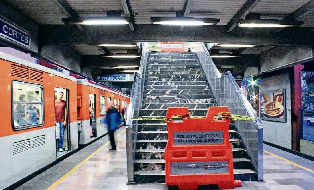 Con el funcionamiento de estas tres escaleras se tienen ya 60 de las 62 estructuras eléctricas renovadas que funcionan en las líneas 1, 2, 3 y 7 (ARCHIVO EL UNIVERSAL)