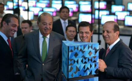 Enrique Peña Nieto recorre la Aldea Digital 