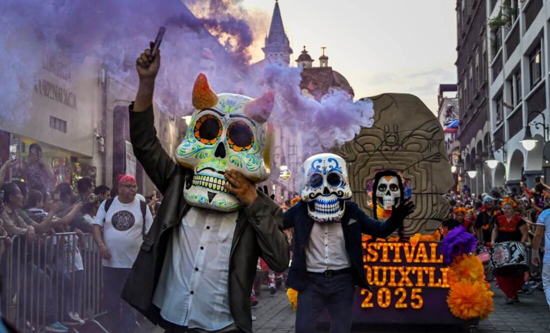 Cientos celebran el arranque de la edición 32 del festival Miquixtli 2025 en Morelos (30/10/2025). Foto: Especial