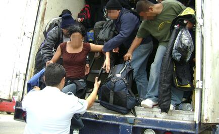 Aseguran tráiler con 228 migrantes y 2 presuntos traficantes de personas en Chiapas