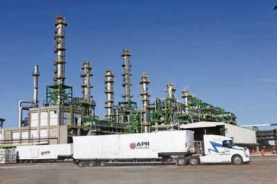 Bajan ingresos petroleros en noviembre, informa Hacienda