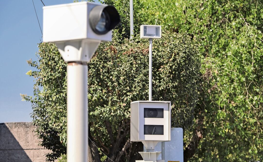Todos los días hay reportes de automovilistas que ven destellos de los radares y no saben si serán multados, señaló el legislador Federico Chávez.  Foto: Archivo Cuartoscuro