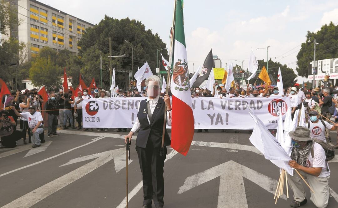 Myrthokleia González, abogada, abanderó la marcha; sobrevivió a un disparo y a la prisión. Foto: Carlos Mejía. El Universal