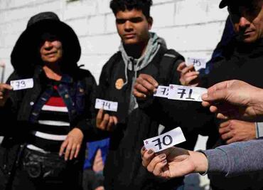 Aumentan roces por los turnos para solicitar asilo