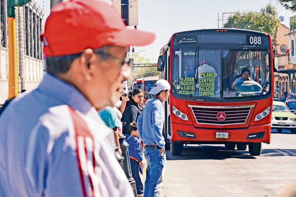A través de las cámaras de vigilancia se seguirá también la ruta de los camiones en un primera etapa en Tlalnepantla y Toluca (ARCHIVO EL UNIVERSAL)