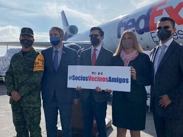 Llegan a México un millón 750 mil vacunas de Moderna donadas por EU