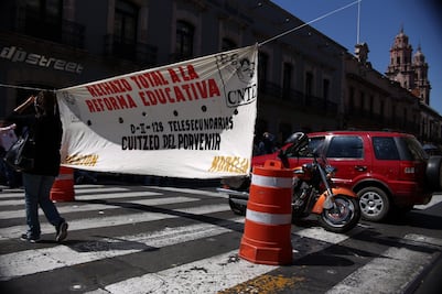 Se moviliza CNTE contra ley antimarchas en Michoacán