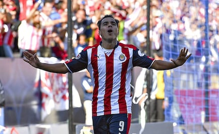 Omar Bravo podría regresar a Chivas