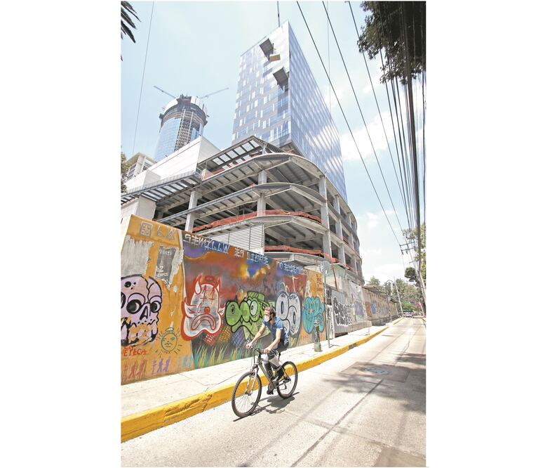 Como parte de las medidas de mitigación se habilitarán bahías de transporte, zona peatonal del Metro Coyoacán a Puente de Xoco y se incluyen biciestacionamientos Foto: CARLOS MEJÍA. EL UNIVERSAL