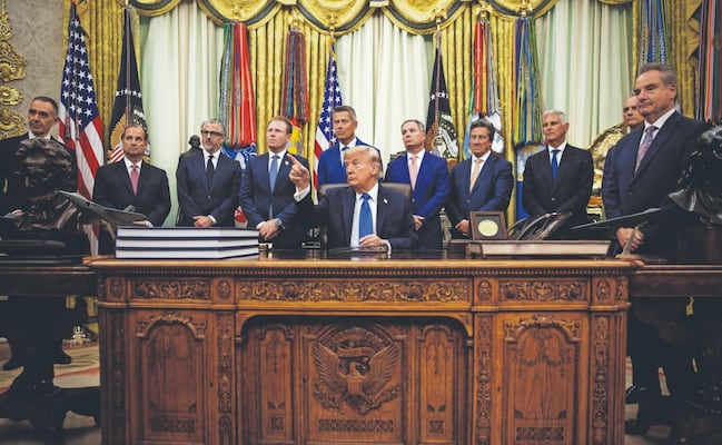 EU va contra el turismo de maternidad; Trump crea grupo para localizar embarazadas, intermediarios y cancelar visas