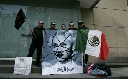 "Hazme un hijo", le gritan fans a Madonna