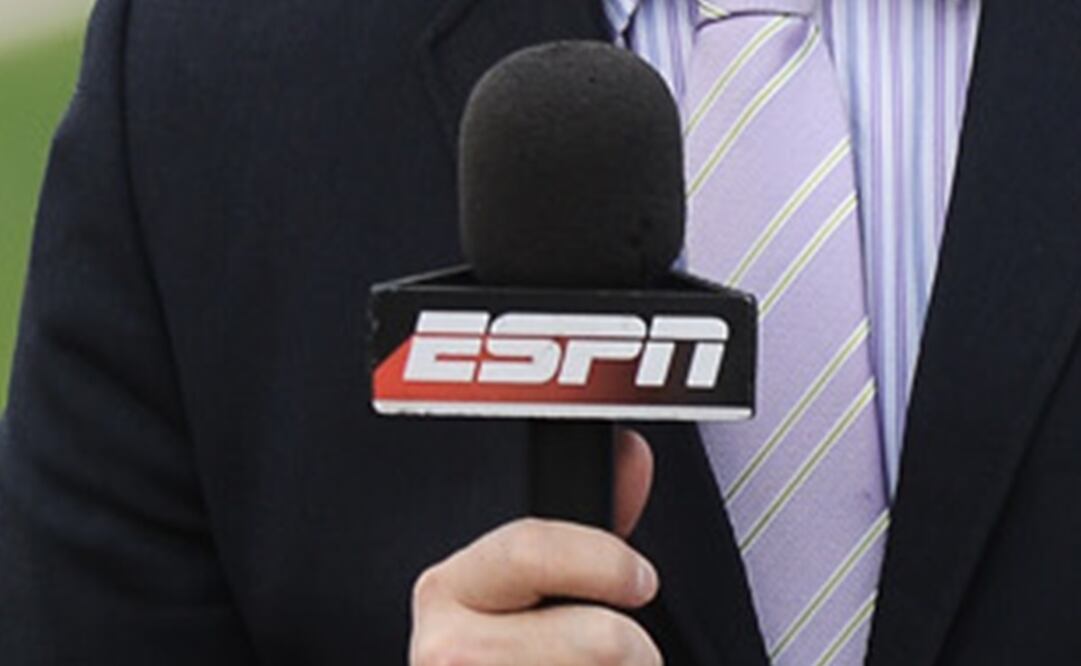Micrófono de ESPN durante transmisión de partido - FOTO: Imago7