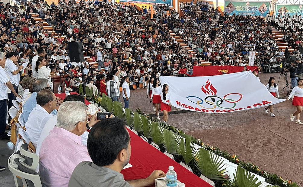 Asistente en la Plaza de Toros la Antorcha disfrutan de evento deportivo. Foto: Cortesía