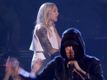 Eminem canta en los MTV EMA 2017
