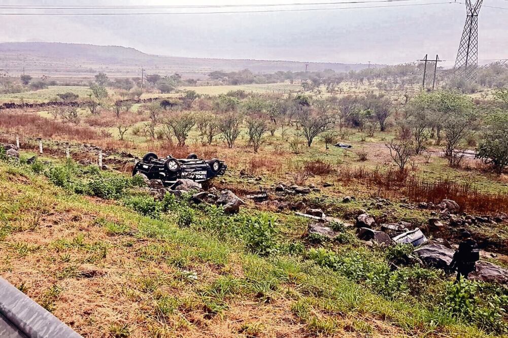 Autoridades han informado que investigan cuáles pudieron ser las causas del accidente, ya que el vehículo no circulaba a exceso de velocidad (ESPECIAL)
