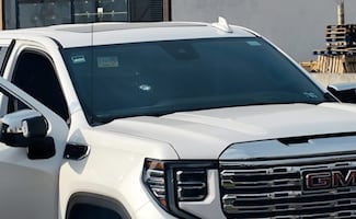 En atentado contra edil de Temoac, Morelos, usaron armas cortas, asegura investigación; camioneta tiene cuatro impactos 