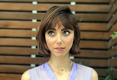 Natalia Téllez muestra sus curvas en sexy body de lentejuelas