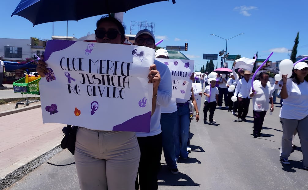 Cecilia Viviana López, de 22 años de edad, que el 22 de julio fue atacada a balazos por dos hombres que llegaron a su local comercial donde se dedicaba a vender pollos. | Foto: Fredy Martín Pérez.